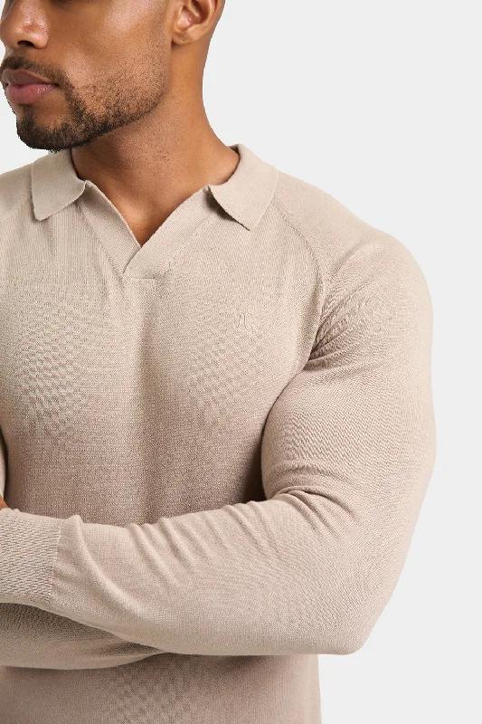 Buttonless Open Collar Knitted Polo Shirt in Neutral