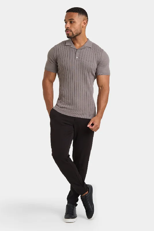 Ribbed Knitted Polo Shirt in Mole